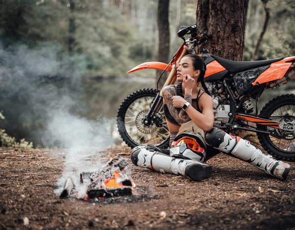Explorer la Drôme à moto : le guide pour trouver le camping parfait